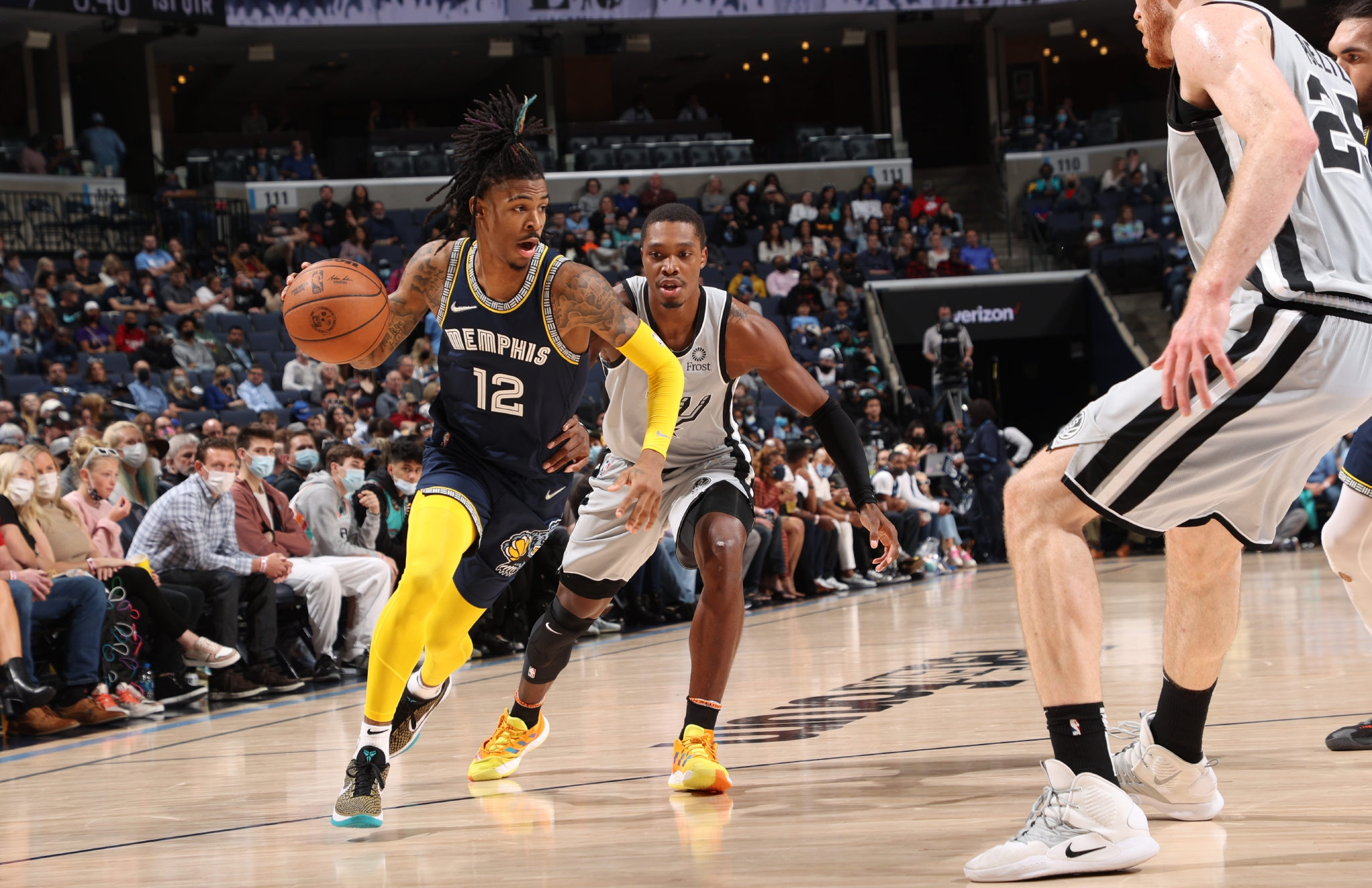 开云体育在线-热火轻取广东队，莫兰特带队取胜