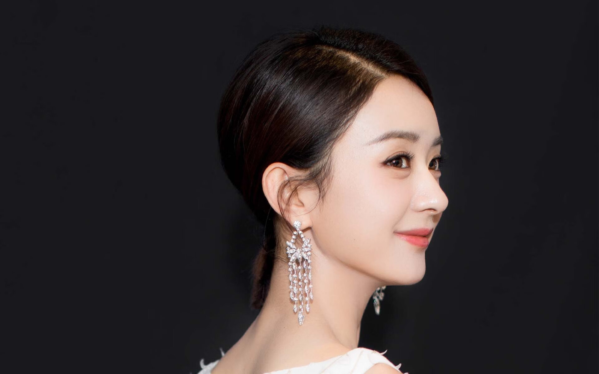 开云体育中国-战术性击倒，英格拉姆如何以一己之力拆解上海队的防守体系