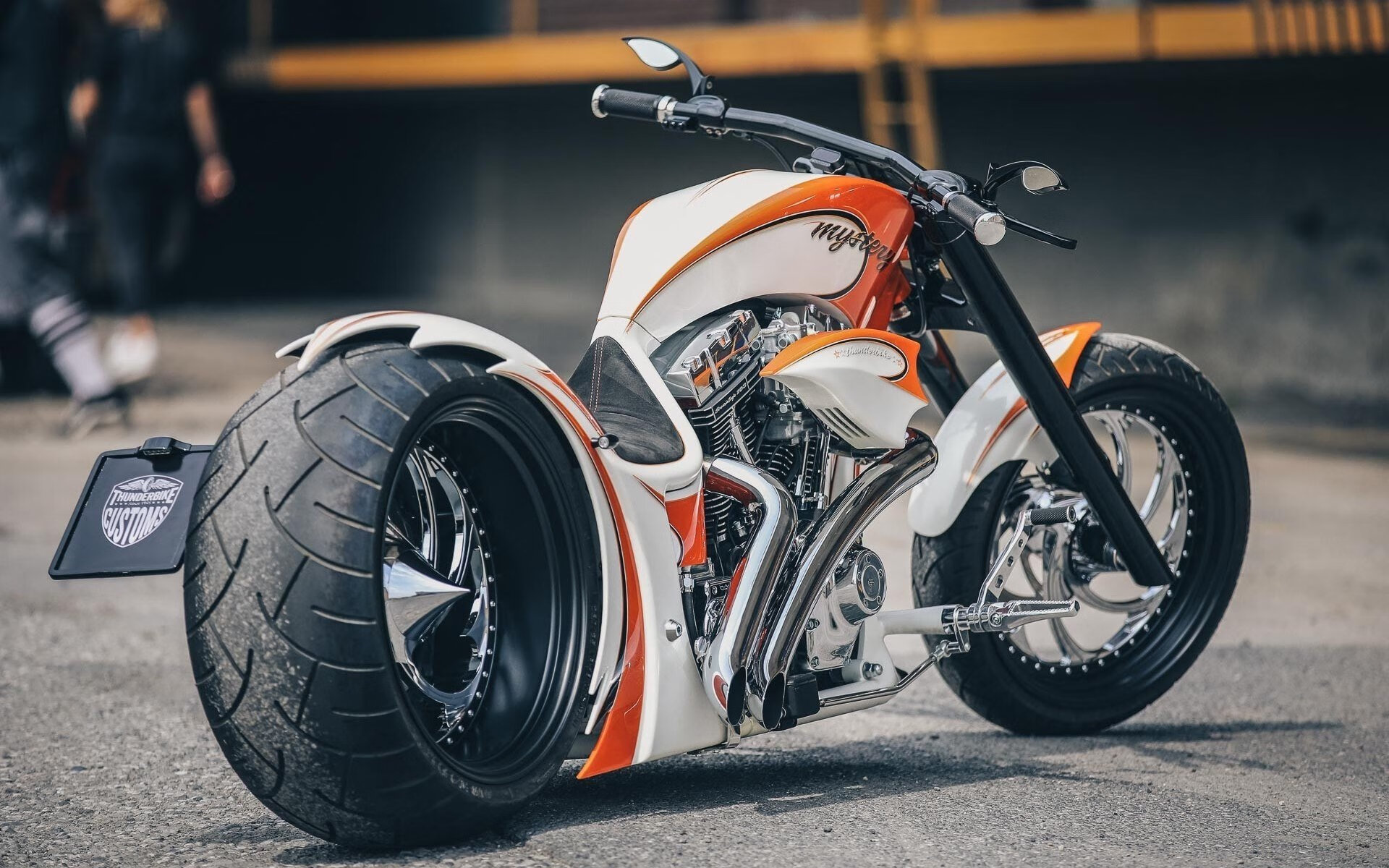 1.孤胆英雄还是团队之光?布伦森刺破争冠夜迷雾 以设问引发思考,突出个人表现与团队胜利的辩证关系)