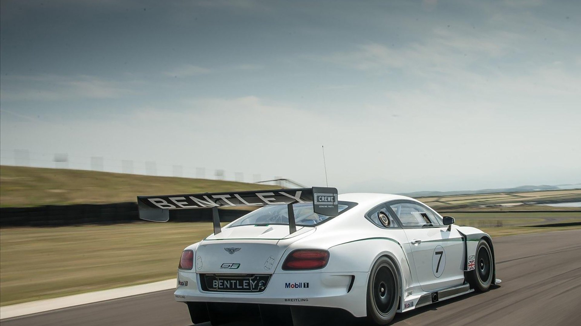 开云体育APP下载-新王炸裂！卡马文加梅开二度+神助攻，切尔西魔幻夜绝杀南美劲旅厄瓜多尔